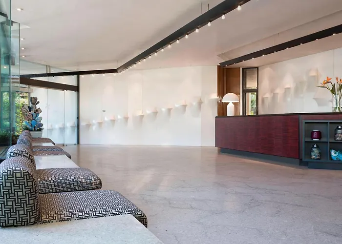 Hotel Four Points By Sheraton Catania 4*