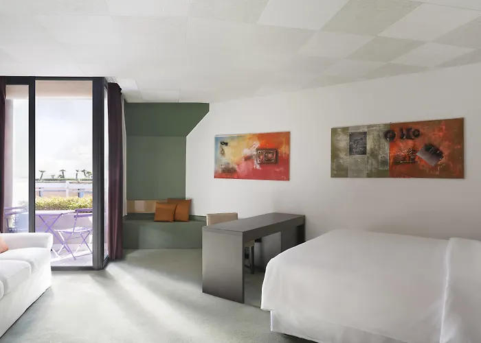 Hotel Four Points By Sheraton Catania 4*