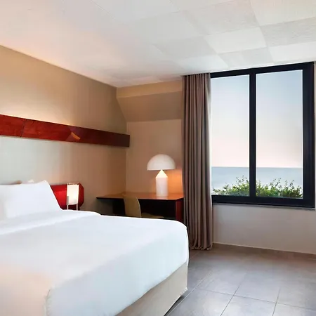 Four Points By Sheraton Catania 4*