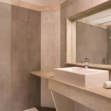 Hotel Four Points By Sheraton Catania 4*